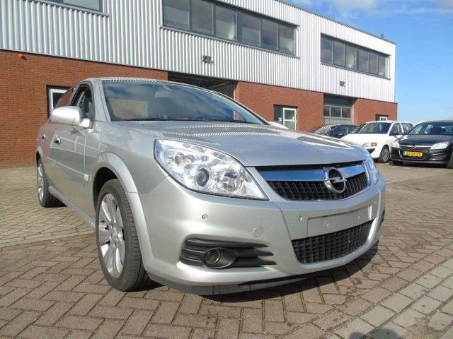 opel-vectra-1-9-cdti-executive-airco-leer-navi-km125600bj-08-18105426-1